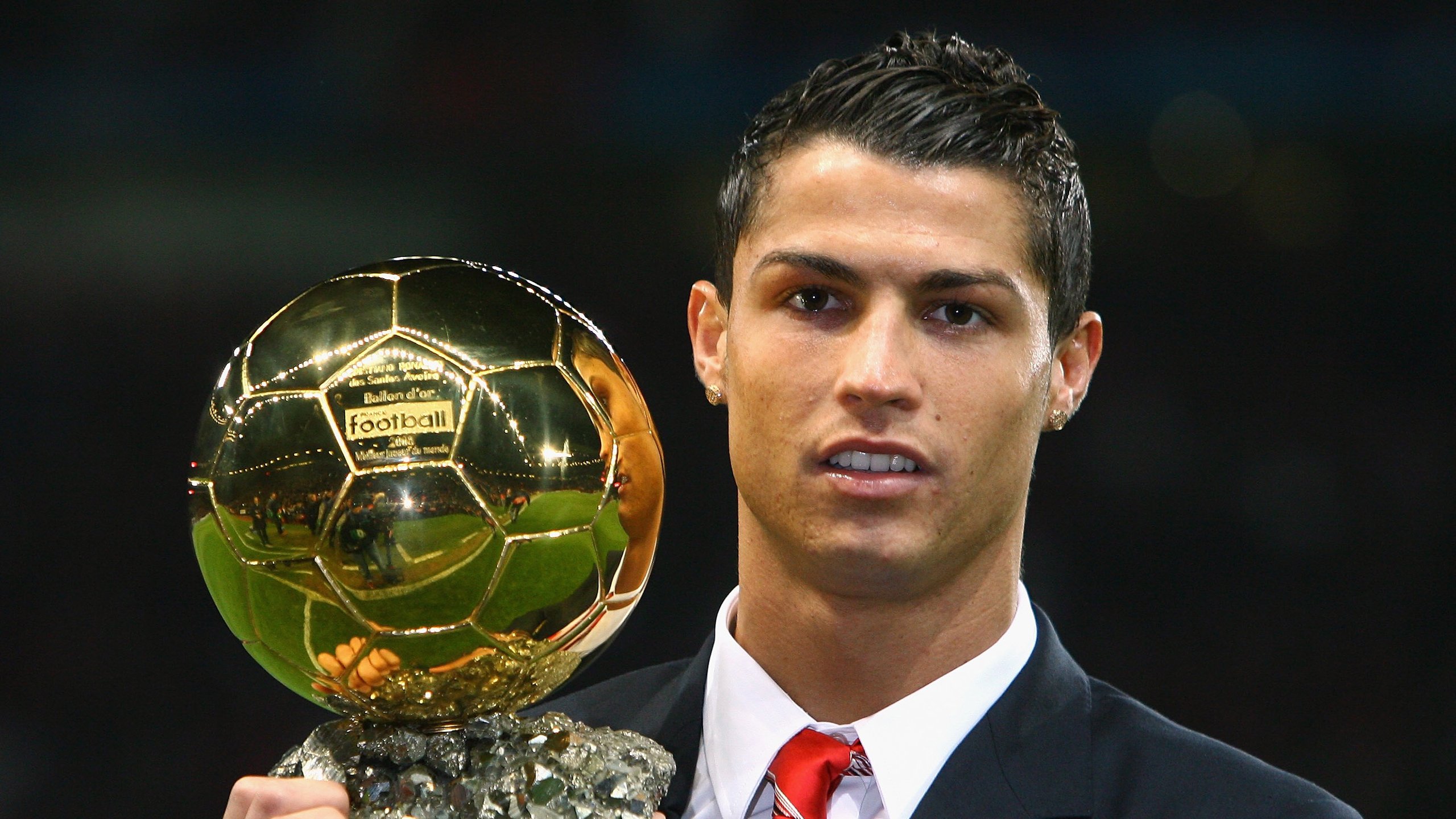 乌拉圭拿下乌克兰，克瓦拉茨赫利亚的关键先生之路，一场足球与地缘的隐喻